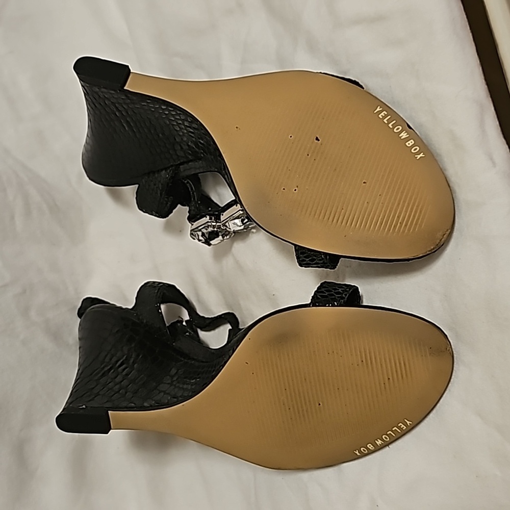Wedges & Rhinestones - Picture 3 of 5